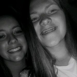 Meet your Posher, Chloe